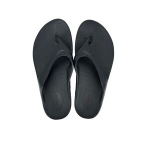 OOFOS OOriginal black recovery sandals thongs womens size 8